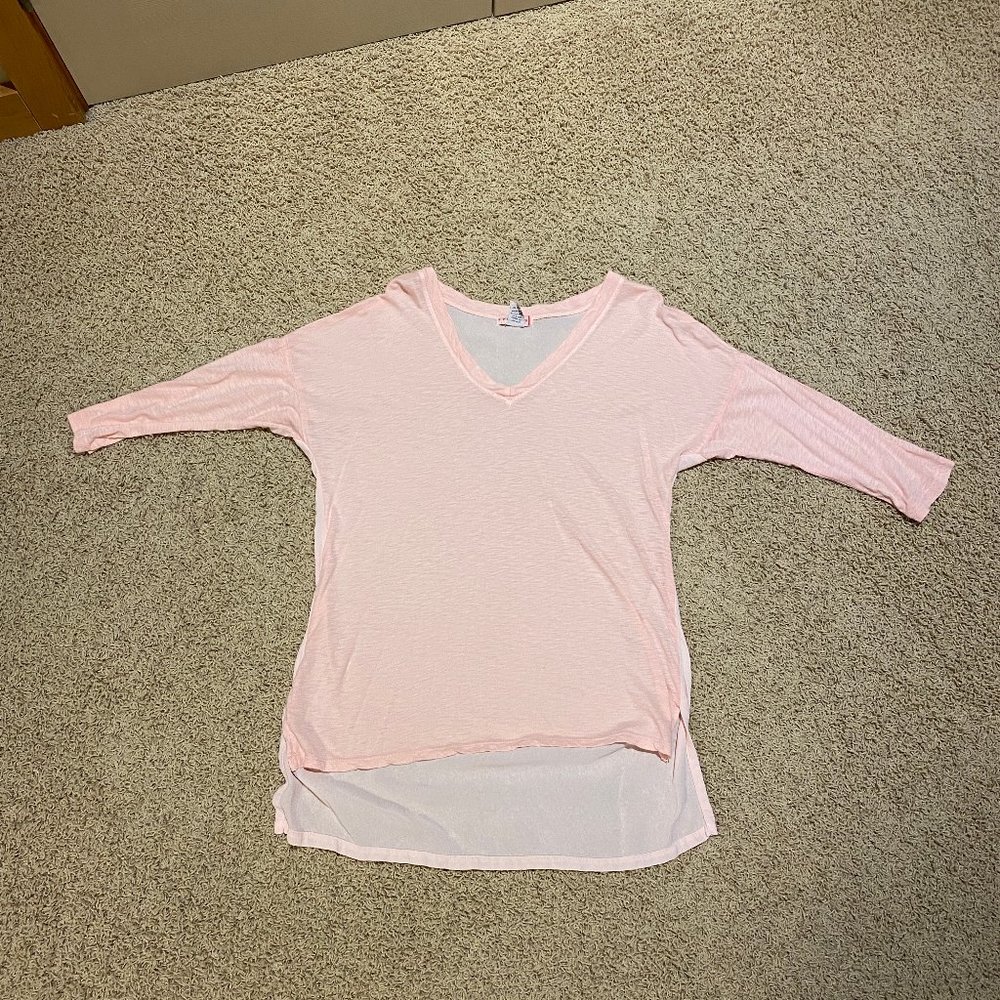 V-neck 3/4 sleeve blouse
